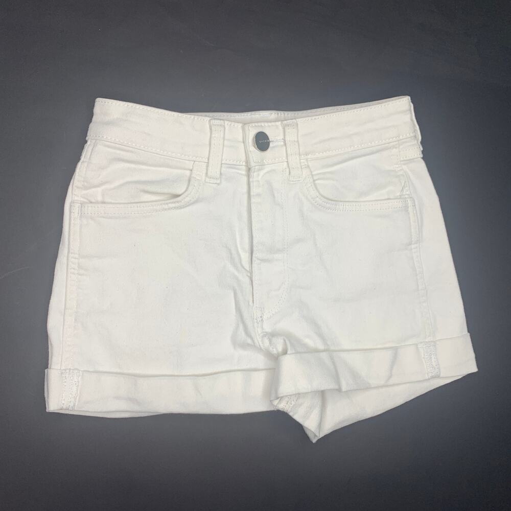 H&M &Denim shorts white denim size 0 regular waist 2 inch inseam mid rise